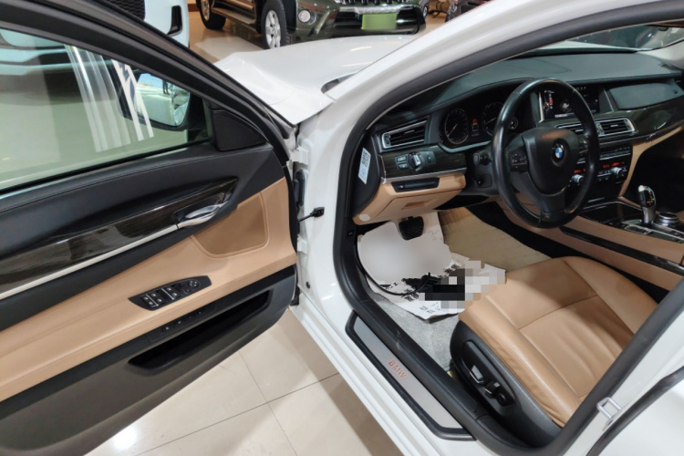 宝马7系 2014款 730Li 臻享型中控内饰20