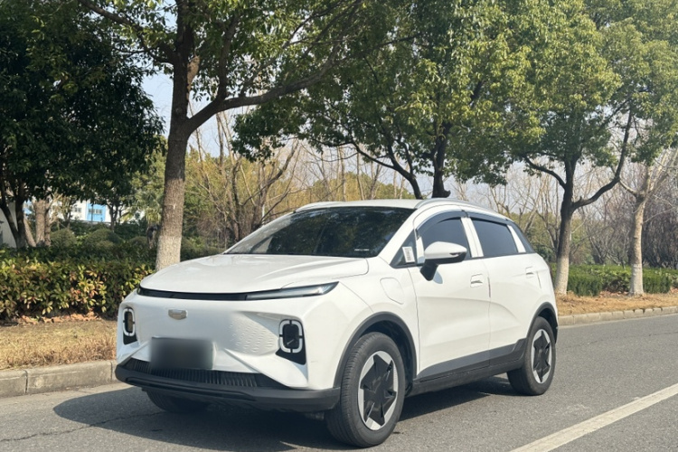 吉利几何E萤火虫 2024款 301km 流光车身外观1