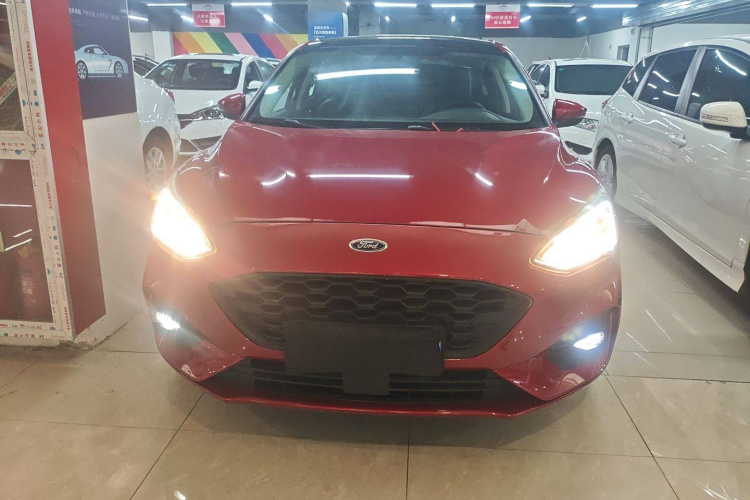 福特 福克斯 2020款 三厢 1.5L 自动锋跃型车身外观2