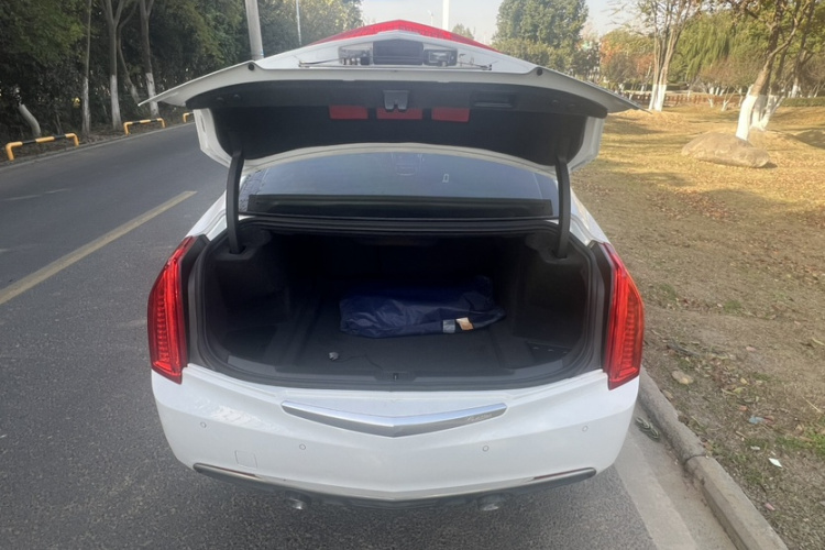 凯迪拉克ATS-L 2017款 28T 时尚型中控内饰7010