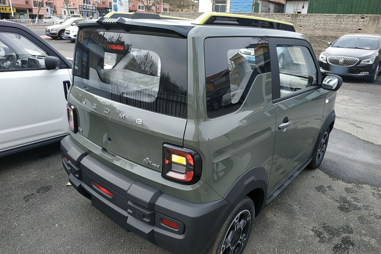 吉利银河 2025款 210km 熊猫骑士车身外观7