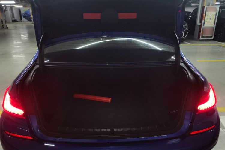 宝马3系 2020款 325i M运动套装机舱底盘23