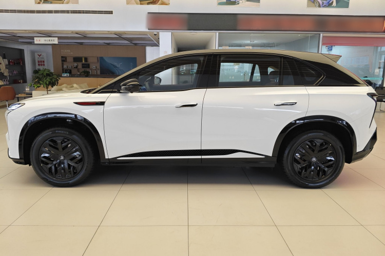 红旗天工08 2025款 605先锋版车身外观6003