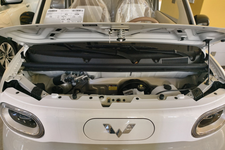 五菱汽车 宏光MINIEV 2024款 第三代 215km 青春版机舱底盘24