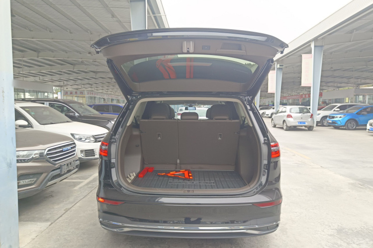 大众 威然 2022款 380TSI 尊贵版机舱底盘23