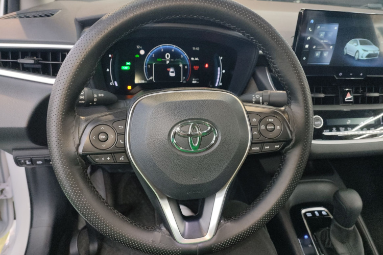 丰田 卡罗拉 2023款 1.8L 智能电混双擎 先锋版中控内饰13