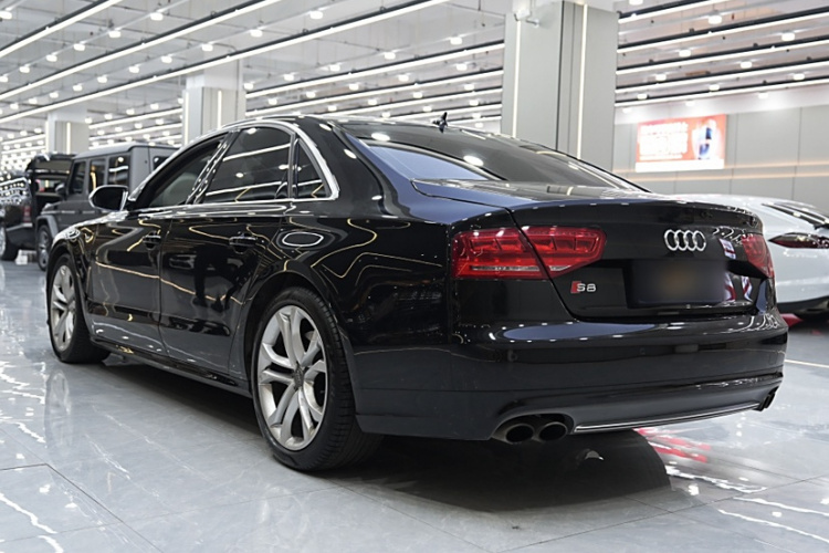 奥迪S8 2013款 S8 4.0TFSI quattro车身外观6005