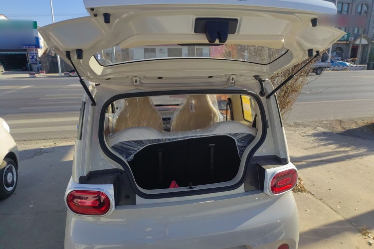 五菱汽车 宏光MINIEV 2024款 第三代 215km 青春版机舱底盘23