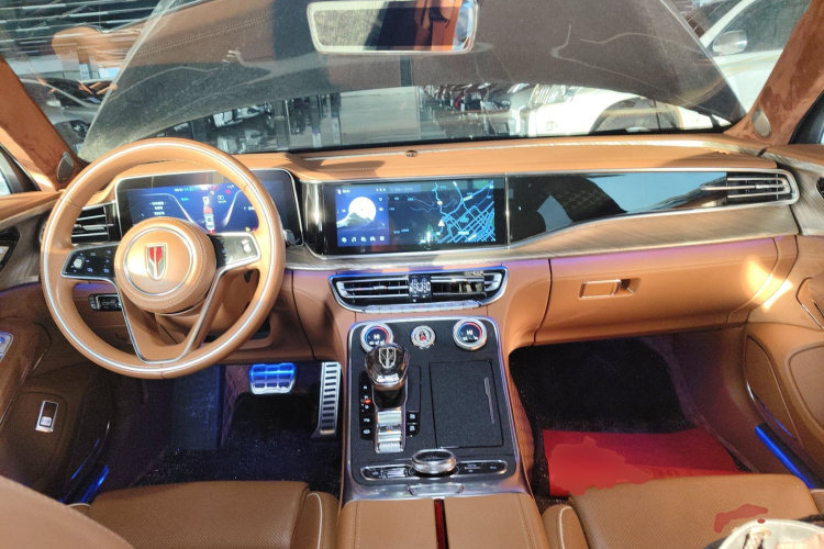 红旗H9 2020款 2.0T 智联旗畅版中控内饰12