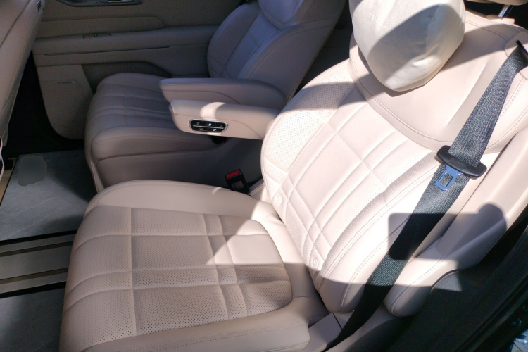 深蓝汽车 深蓝S09 2025款 四驱Ultra+ 高定版中控内饰21