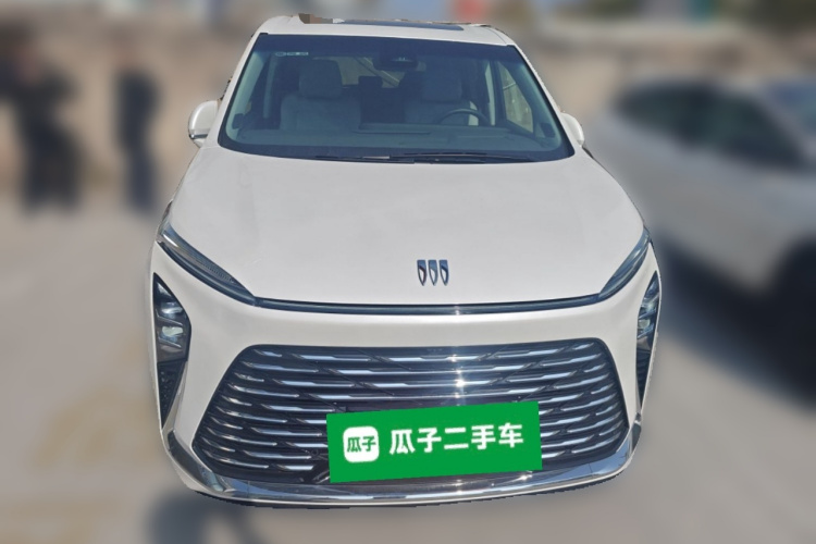 别克GL8 2025款 陆尊 尊享版车身外观2