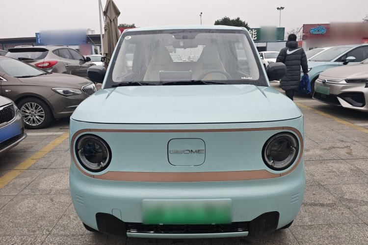 吉利银河 2024款 熊猫mini 200km 耐力熊车身外观2