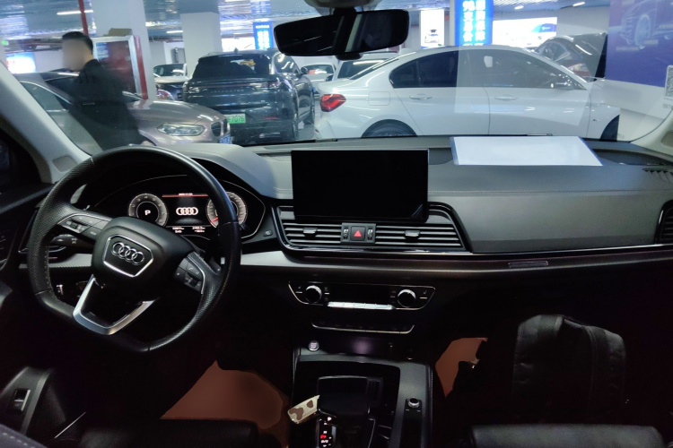 奥迪Q5L 2022款 45T 豪华动感型中控内饰12