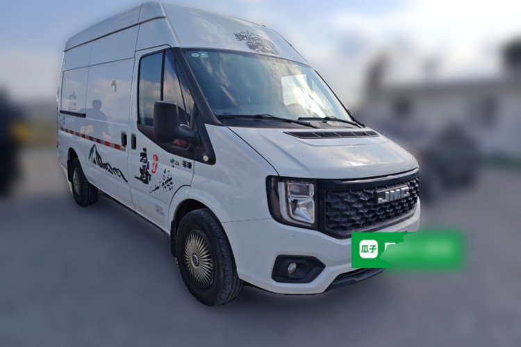 江铃福顺 2022款 2.0T 手动厢式运输车中轴中高顶3座车身外观3