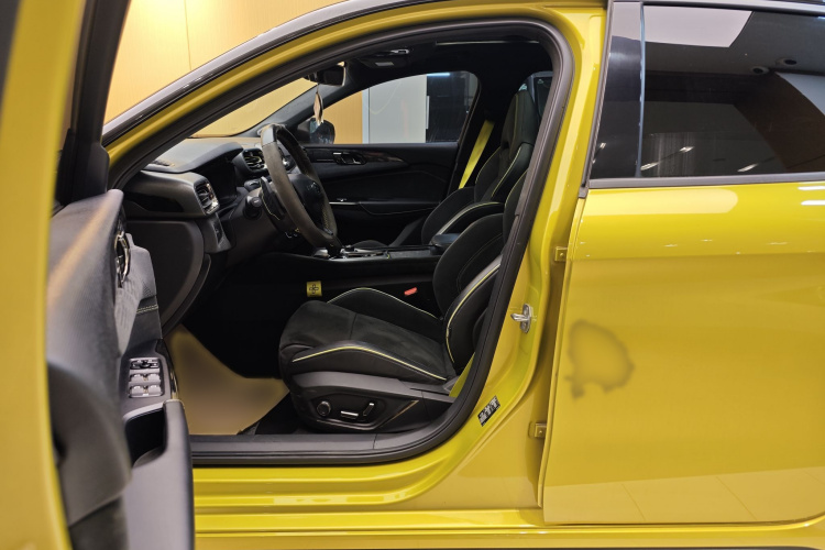 领克03 2021款 03+ 2.0TD 自动驭风版车身外观6007