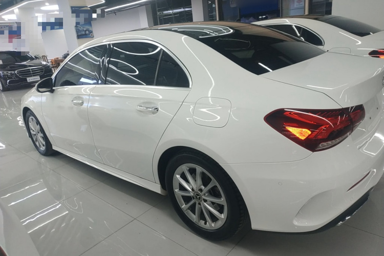 奔驰A级 2021款 A 200 L 运动轿车动感型车身外观6003