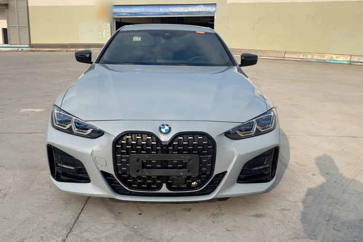 宝马4系 2023款 430i M运动曜夜套装车身外观6006