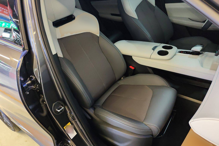 长安UNI-Z 2025款 1.5T 豪华型中控内饰41