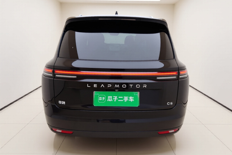 零跑汽车 零跑C16 2026款 增程 200尊享版 6座车身外观6