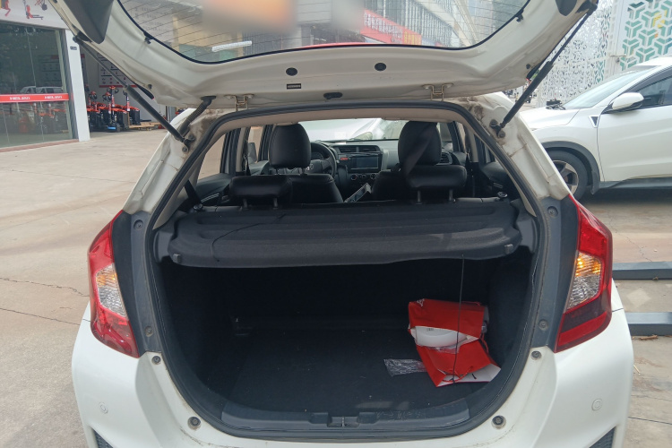 本田 飞度 2016款 1.5L LXS CVT舒适天窗版局部细节23