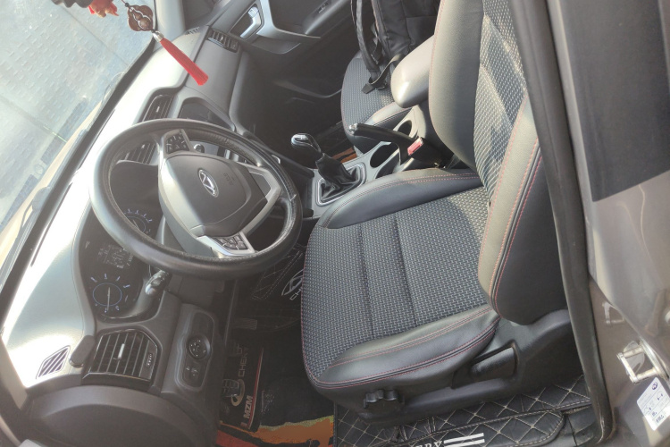 奇瑞 瑞虎3 2016款 1.6L 手动智尚版中控内饰19