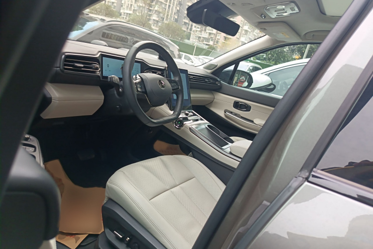 蔚来ES8 2020款 580KM 签名版 六座版中控内饰7003