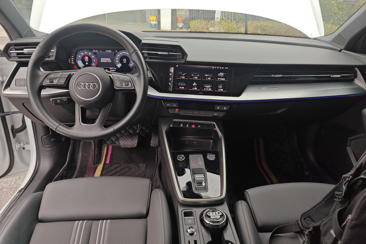 奥迪A3 2024款 A3L Limousine 35 TFSI 时尚运动型中控内饰7002