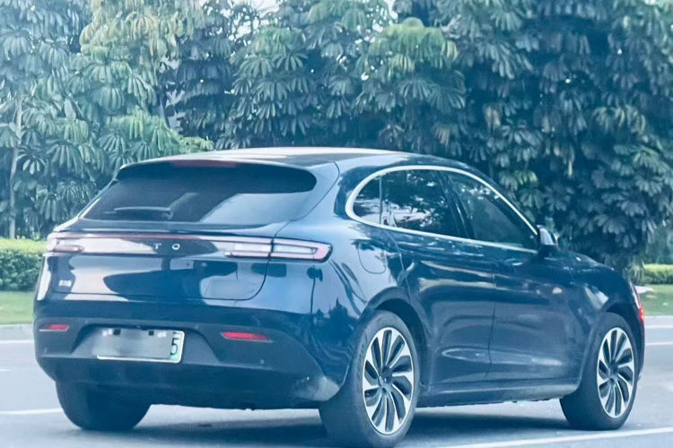 鸿蒙智行 问界M5 2022款 增程四驱性能版车身外观6005