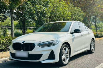 宝马1系 2022款 120i M运动曜夜版