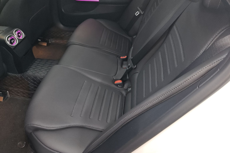 奔驰C级 2025款 改款 C 260 L 运动版中控内饰7004