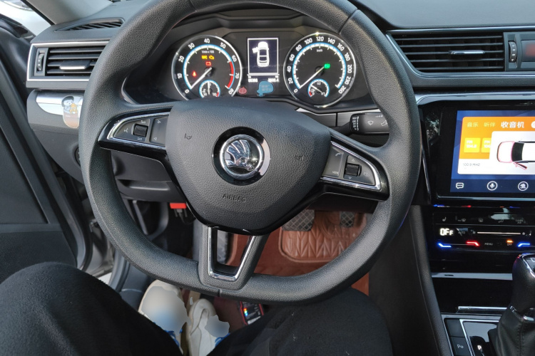 斯柯达 速派 2019款 TSI280 DSG舒适版中控内饰13