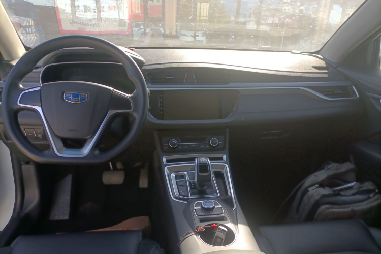 吉利汽车 帝豪新能源 2017款 1.5L PHEV 进取型中控内饰12
