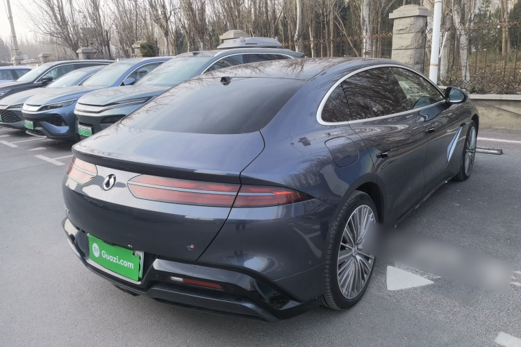 腾势Z9 2024款 1100km 四驱Ultra版车身外观7