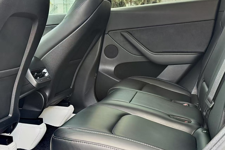 特斯拉 Model Y 2022款 改款 后轮驱动版车身外观6004