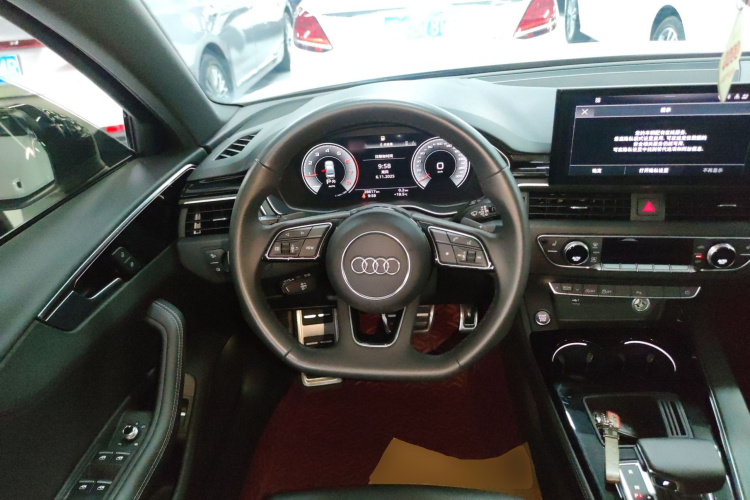 奥迪A4L 2023款 40 TFSI 豪华动感型中控内饰13