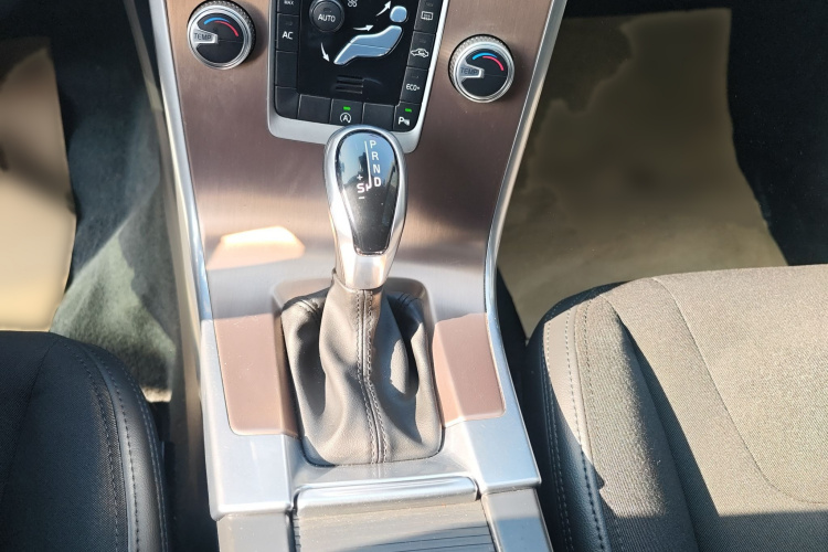 沃尔沃XC60 2017款 T5 智行版中控内饰7003