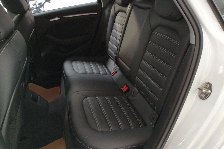 奥迪A3 2017款 Limousine 35 TFSI 进取型中控内饰21