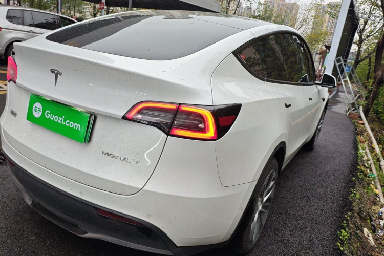 特斯拉 Model Y 2022款 改款 后轮驱动版车身外观6005