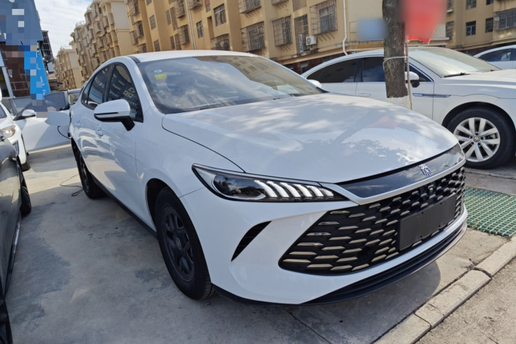 比亚迪 秦PLUS 2023款 冠军版 DM-i 55KM领先型车身外观3