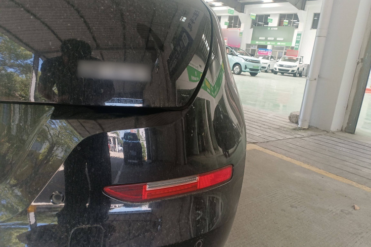 欧拉好猫 2022款 400km标准续航 豪华型 磷酸铁锂车身外观9