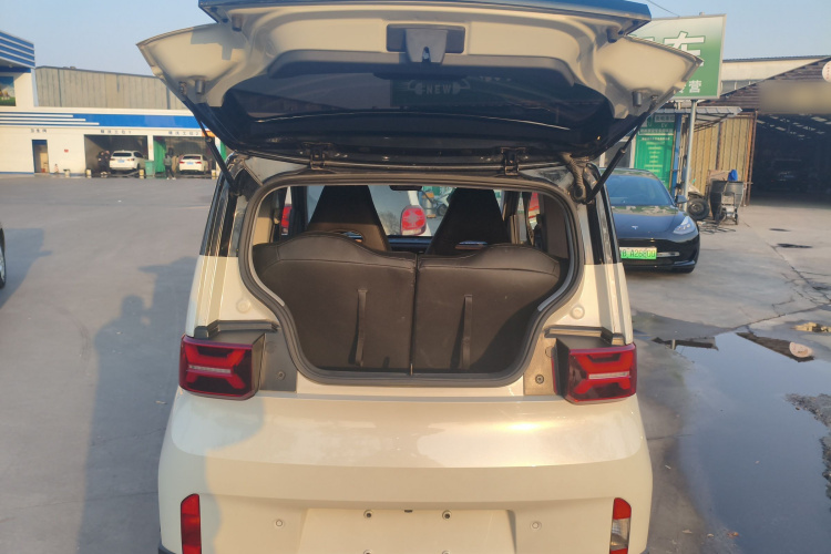 五菱汽车 宏光MINIEV 2022款 GAMEBOY 200km 玩咖款 磷酸铁锂机舱底盘23