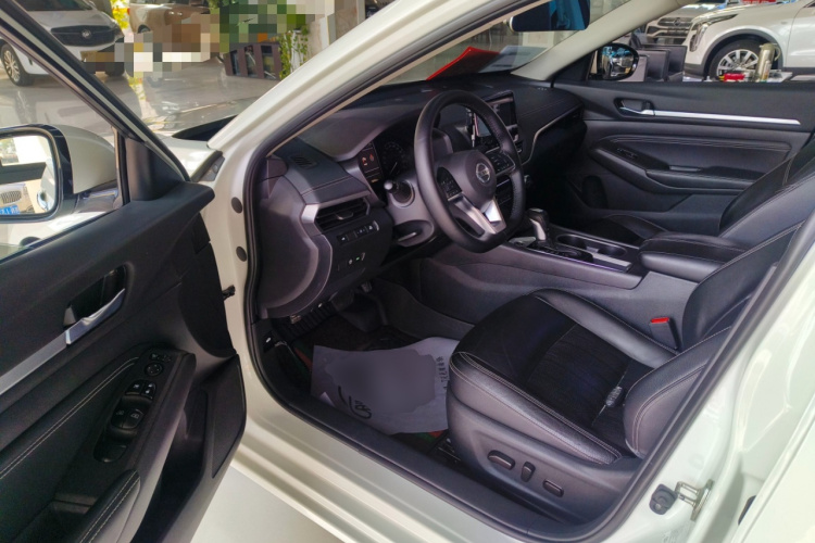 日产 天籁 2020款 2.0L XL 舒适版中控内饰20