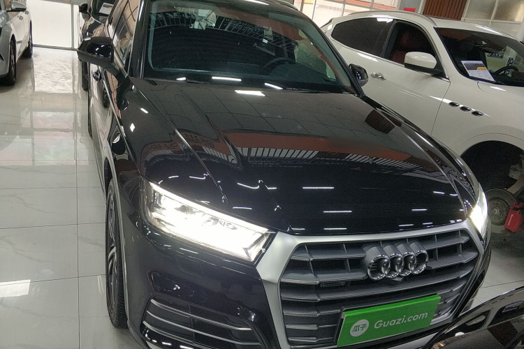 奥迪Q5L 2020款 45 TFSI 尊享风雅型车身外观2
