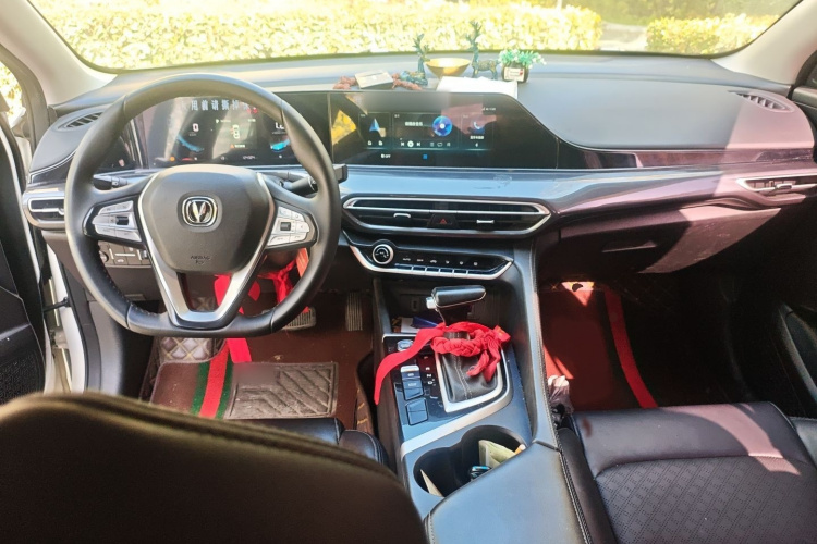 长安 逸动 2020款 PLUS 蓝鲸NE 1.4T GDI DCT尊贵型中控内饰7002