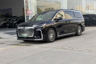 岚图汽车 岚图梦想家 2025款 PHEV 四驱旗舰鲲鹏版