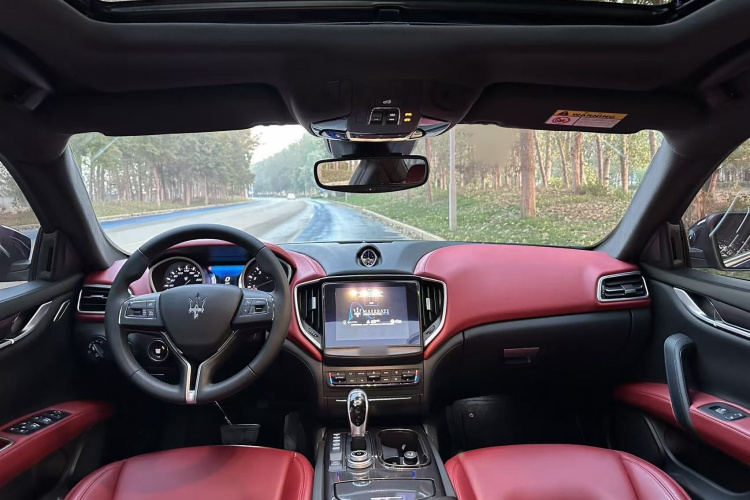 玛莎拉蒂 Ghibli 2017款 3.0T 标准版中控内饰7007