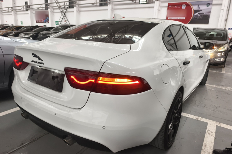 捷豹XEL 2019款 2.0T 200PS 尊享版车身外观6005