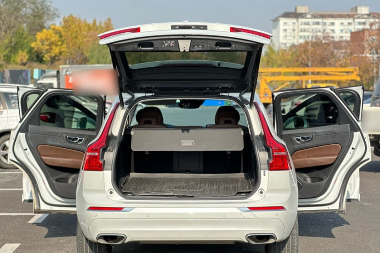 沃尔沃XC60 2020款 T5 四驱智远豪华版中控内饰7006