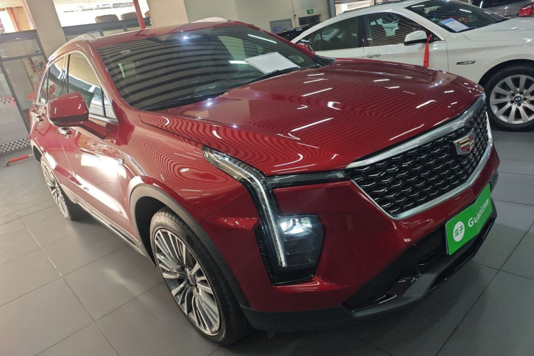 凯迪拉克XT4 2024款 28T 两驱尊贵型车身外观3