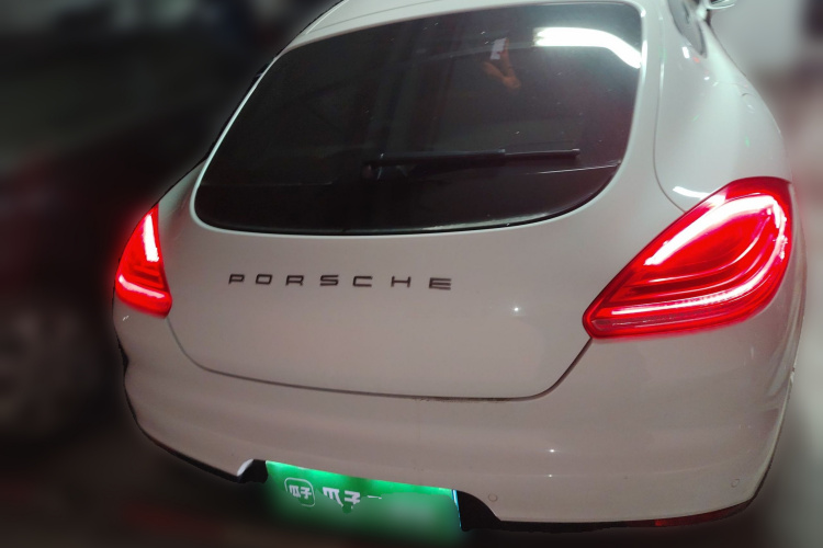 保时捷 2014款 Panamera 4 3.0T车身外观6
